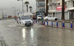 İzmir’de kuvvetli sağanak yağış etkili oldu