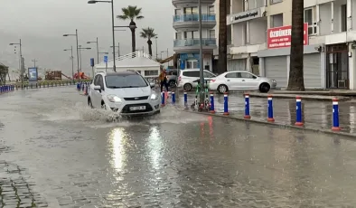 İzmir’de kuvvetli sağanak yağış etkili oldu